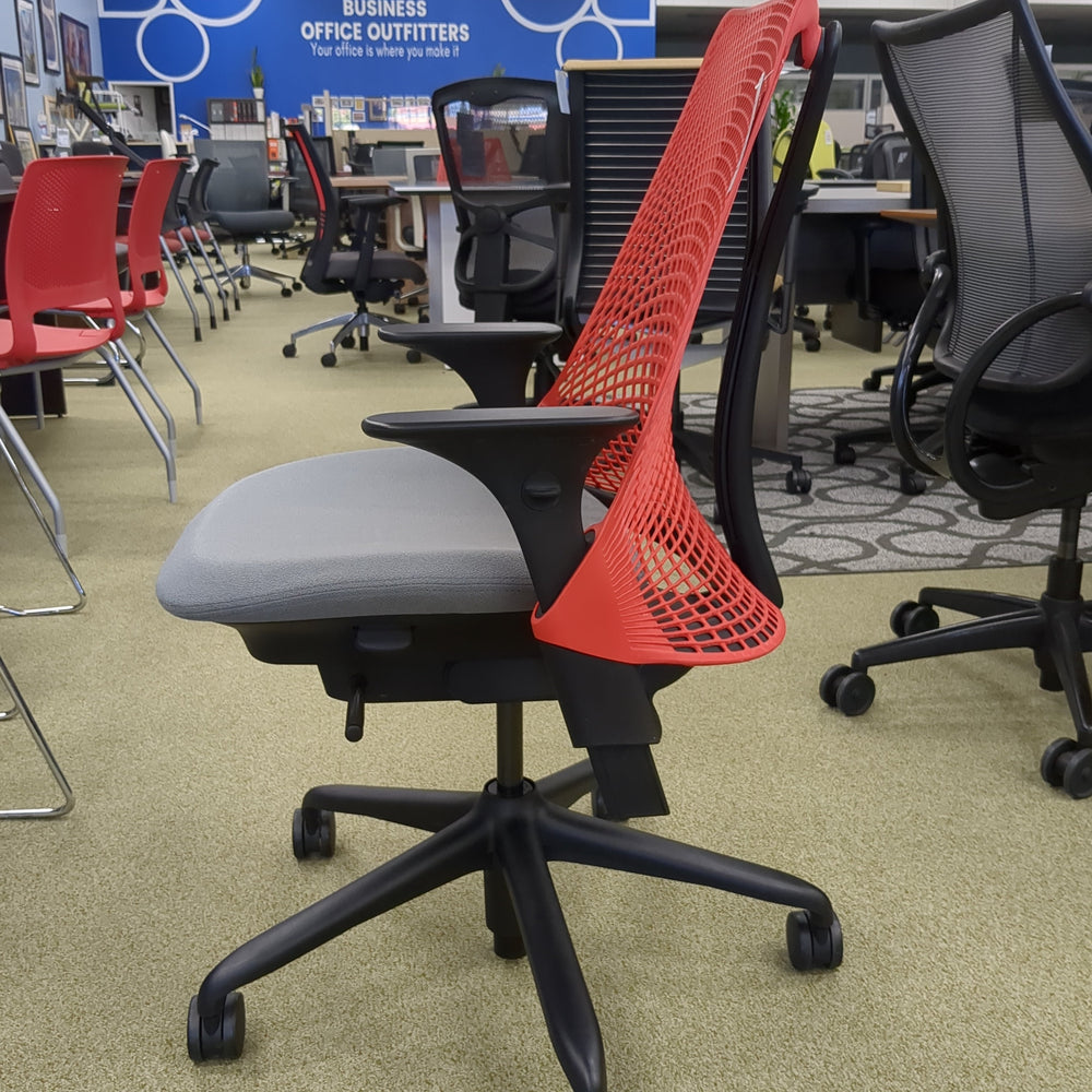 Used Red Herman Miller Sayl Chair - Product Photo 2