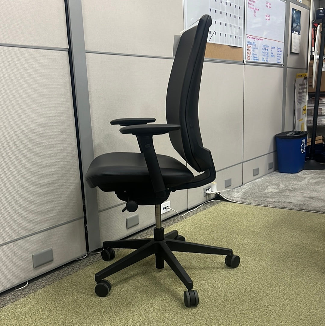 Herman Miller Verus Chair - Product Photo 2