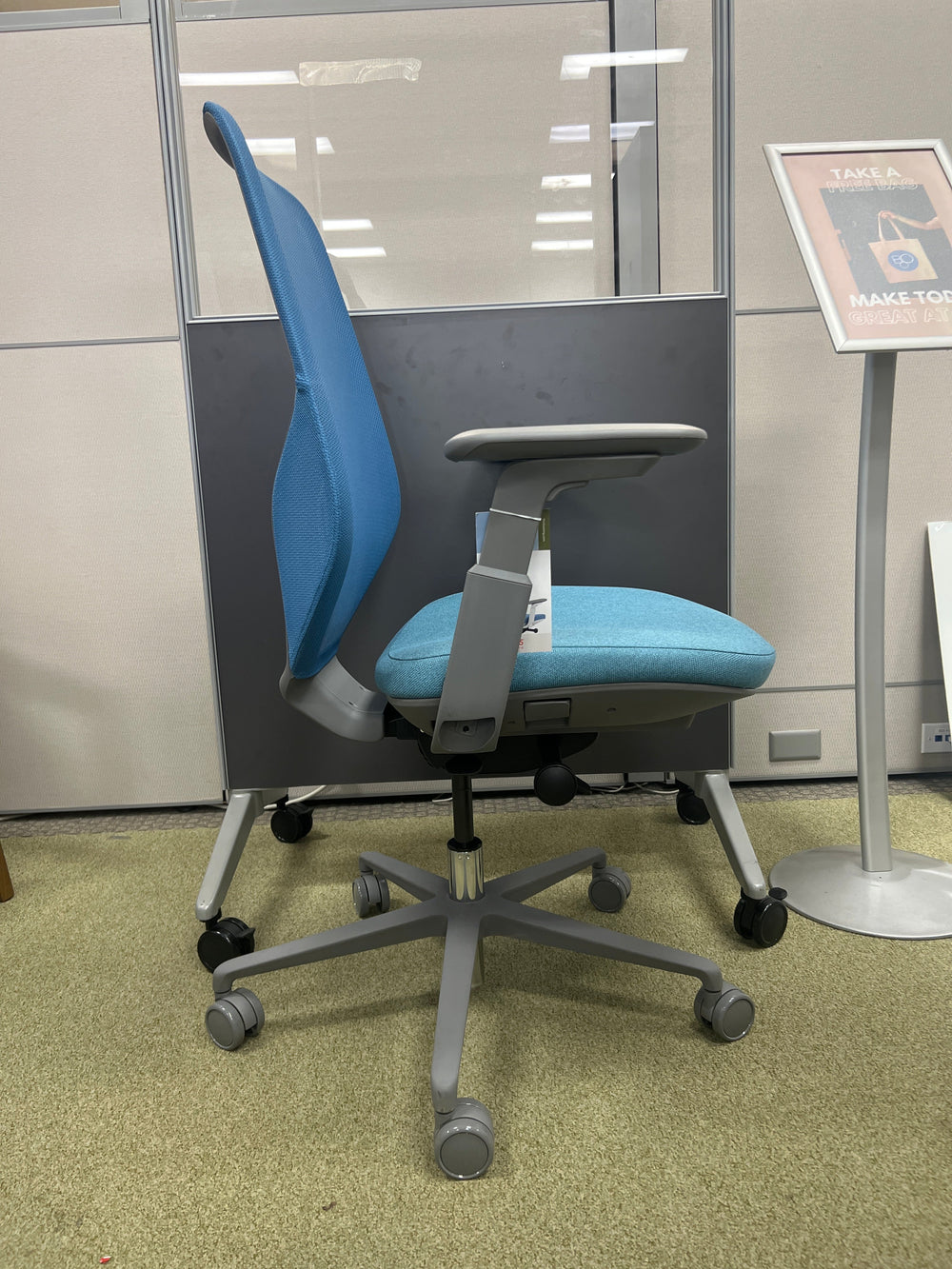 9 to 5 Tori Ergonomic Office Chair - Product Photo 2